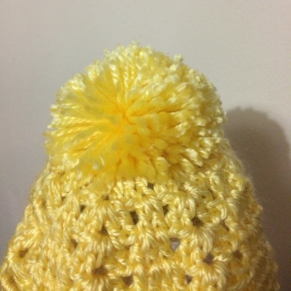 Brand New Handmade Crochet Baby Beanie with Pom Pom & Ear Flaps 3-6 Months - Picture 4 of 8